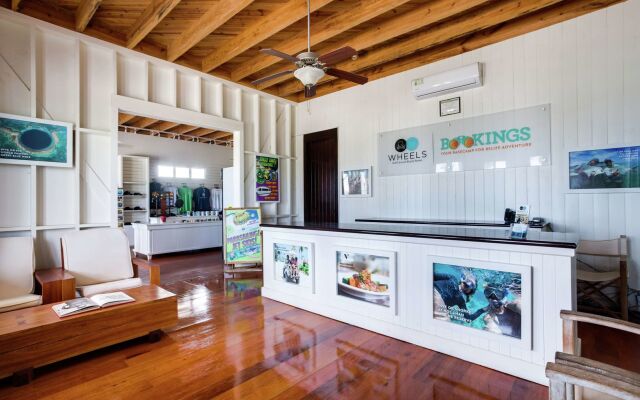 Mahogany Bay Resort & Beach Club, Curio Collection by Hilton