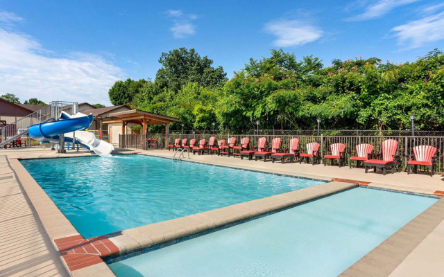 Howard Johnson by Wyndham Pigeon Forge