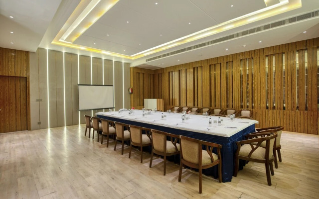 Om Clarks Inn Raebareli