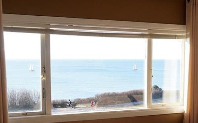 Dashwood Manor Seaside Bed & Breakfast