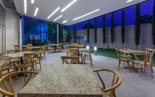 TRYP by Wyndham San Luis Potosi Hotel & Suites
