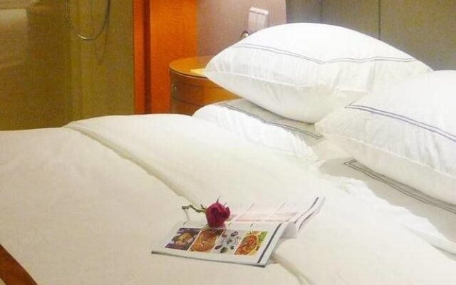 Bayside Plaza Hotel