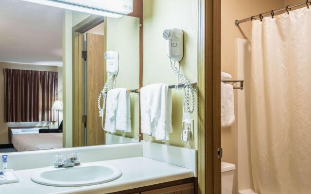 Americas Best Value Inn & Suites St. Marys