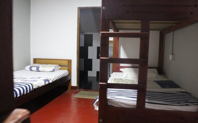 Hi Lanka Backpackers - Adults Only