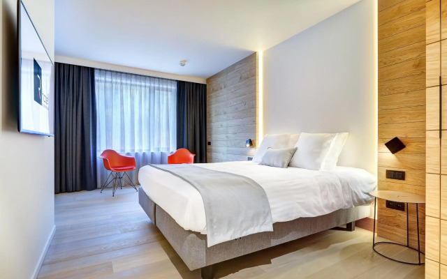R hotel experiences