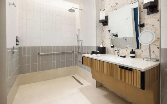 Hotel Santiago, Curio Collection by Hilton