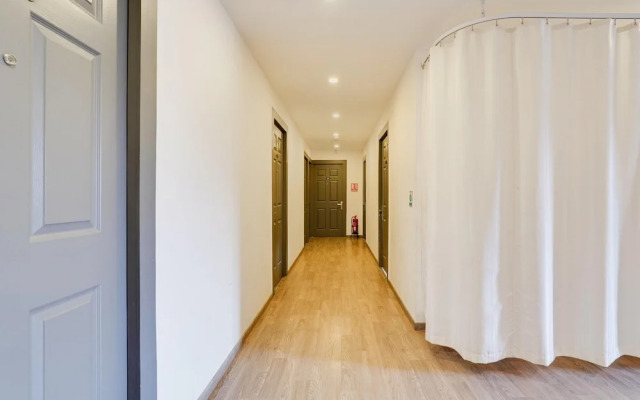 Modern Spacious Room Near Madiwala Lake BTM Layout