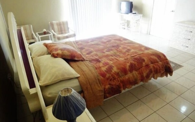 Island inn Apartments