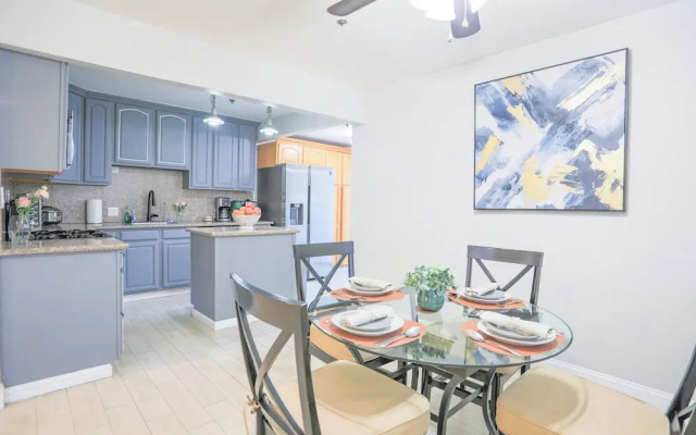 Sunnyvale 3B2b Super Big House