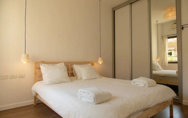 Stylish Chic 2BR Bauhaus Ap Heart of TLV