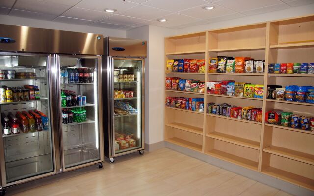 Cedar Tree Inn And Suites