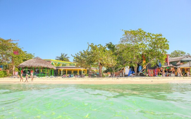 Aqua Verde- Burbon Beach Club