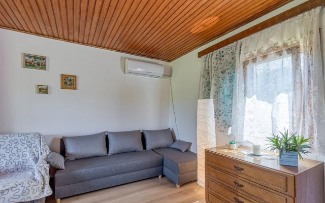 Child Friendly Rural House Jeka