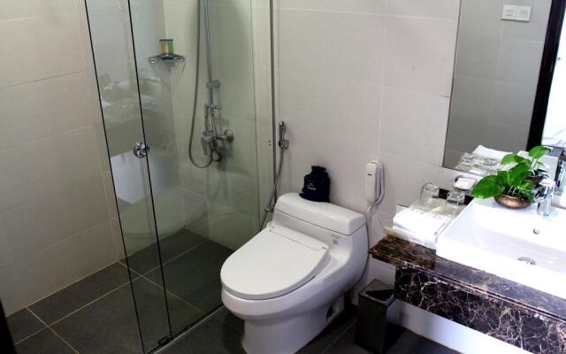 Central Palace Hotel