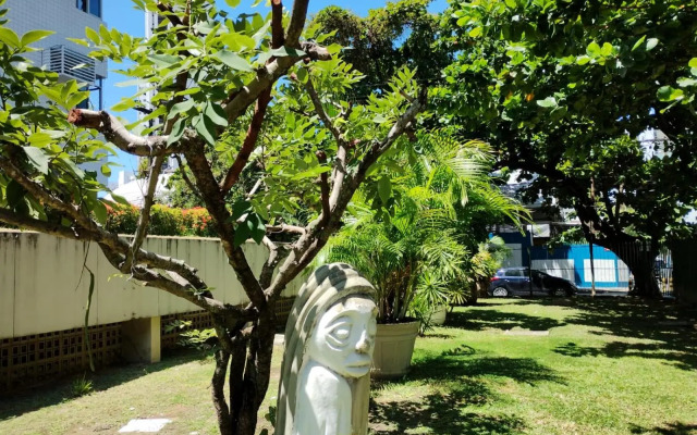 Apartamento amplo a 700 metros da praia