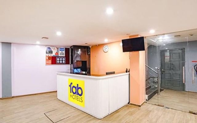 FabHotel Noida Grand