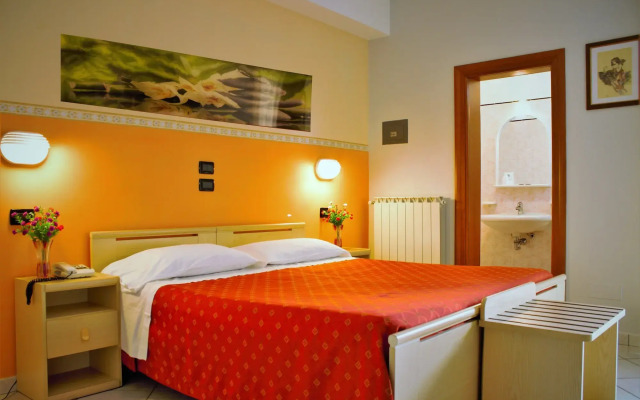 Hotel Monica