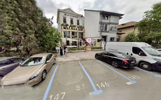 Arc de Triomphe by CityBookings