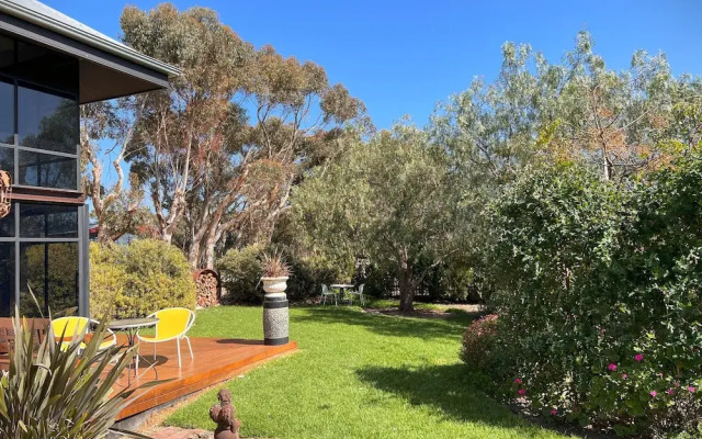 Old Chaff Mill Retreat - - luxury vineyard accommodation