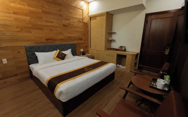 LuckyStar Hotel