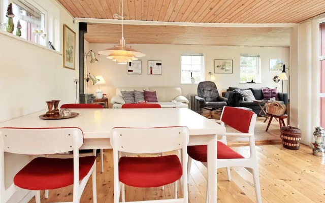 6 Person Holiday Home in Store Fuglede