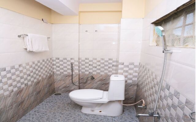 OYO 10716 Hotel Chingly Residency