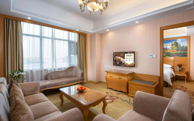 Vienna International Hotel (Shenzhen Airport Hangcheng)