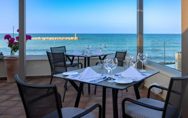 Giannoulis – Grand Bay Beach Resort - Adults Only