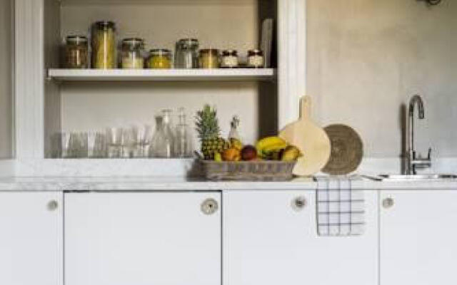 Garibaldi Suites Apartment