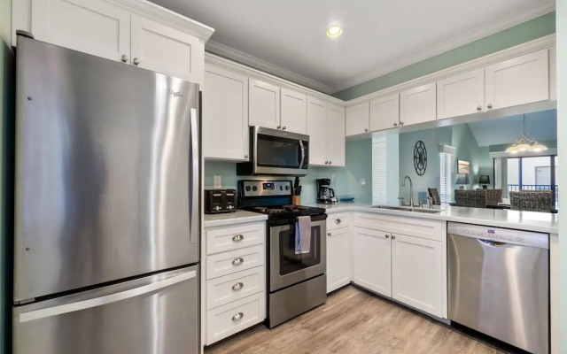 Siesta Dunes Beach 201 by Vtrips