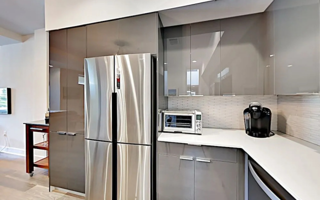 East-Side Urban Retreat Unit 263 - 2 Br Condo
