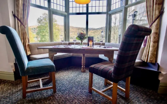 Sir William Hotel