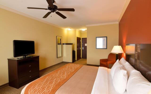 Comfort Inn & Suites Fort Worth - Fossil Creek