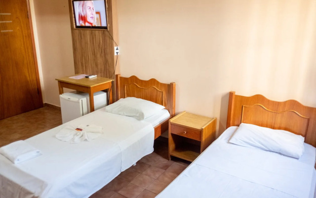 Hotel Almanara