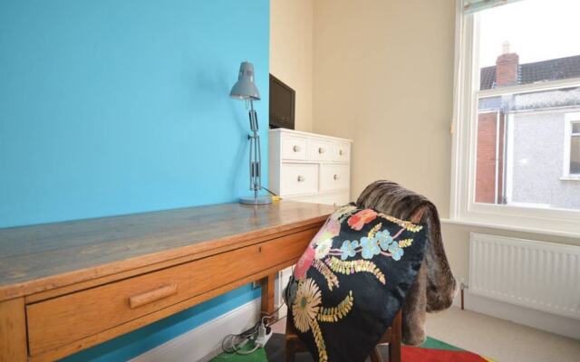 Bright & Homely 2 Bed House In Bedminster