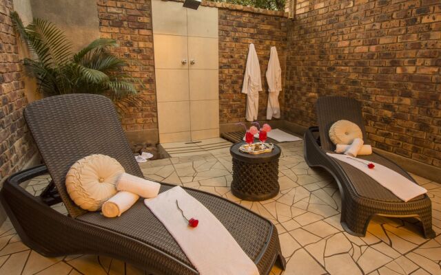 Elandela Private Game Reserve & Luxury Lodge