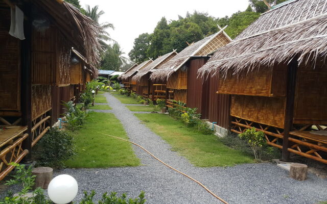 Phuhaya Bamboo Bungalows