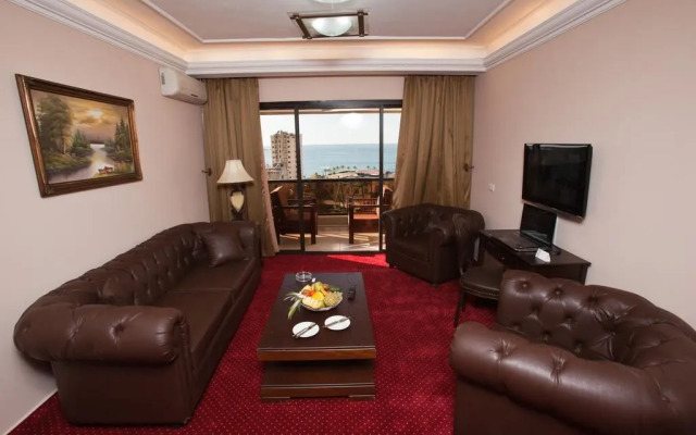 Queens Land Hotel