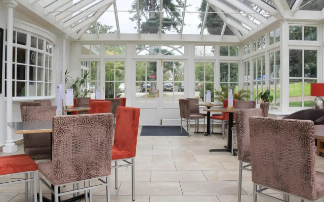 Oriel Hotel