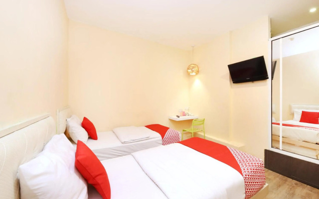 OYO 479 The Green Hotel