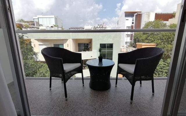 5th Coral Suites by Alex