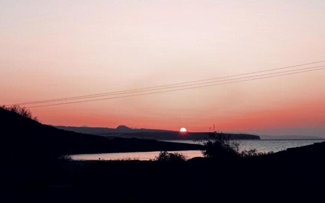 Peaceful studio apartment near the sea!