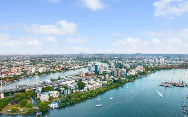 Spacious 3 Bedroom Apartment With City and River Views