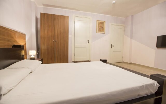 Laguardia Hotel