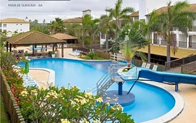 Resort Tree Bies