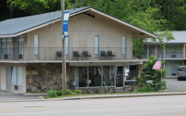 Sleepy Bear Motel