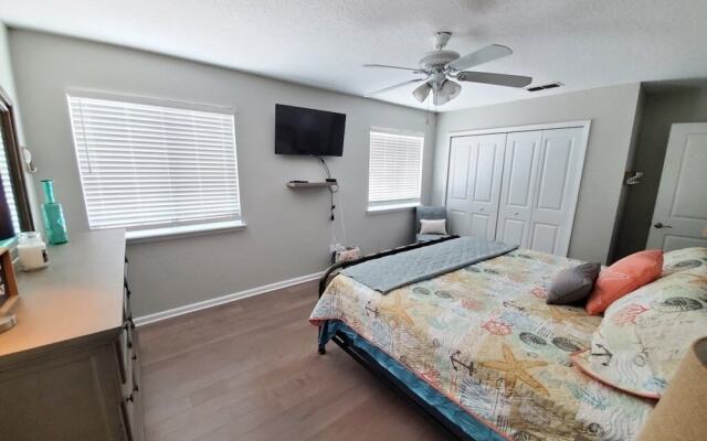 Floridays Vacation Home with Pool near to beach by RedAwning