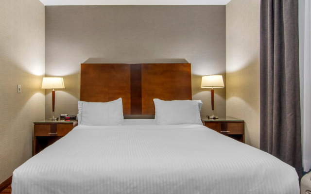 Devonian Hotel & Suites