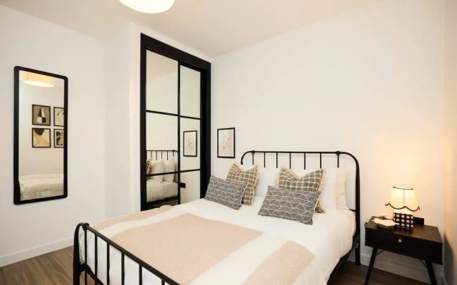 The Tottenham Hale Crib - Trendy 2bdr Flat With Balcony