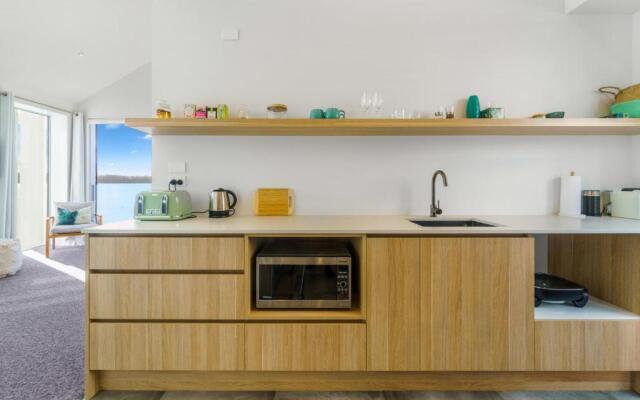 Harbour View - Westmere Holiday Apartment